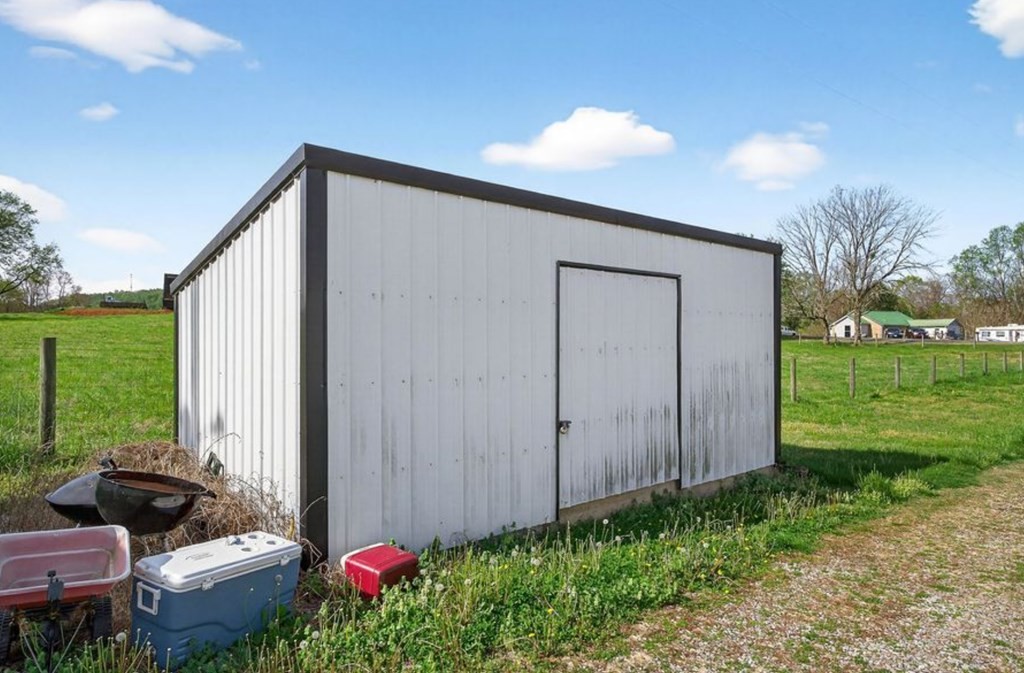 2310 Blue Springs Road Sparta, TN 38583 - Photo 5 of 15