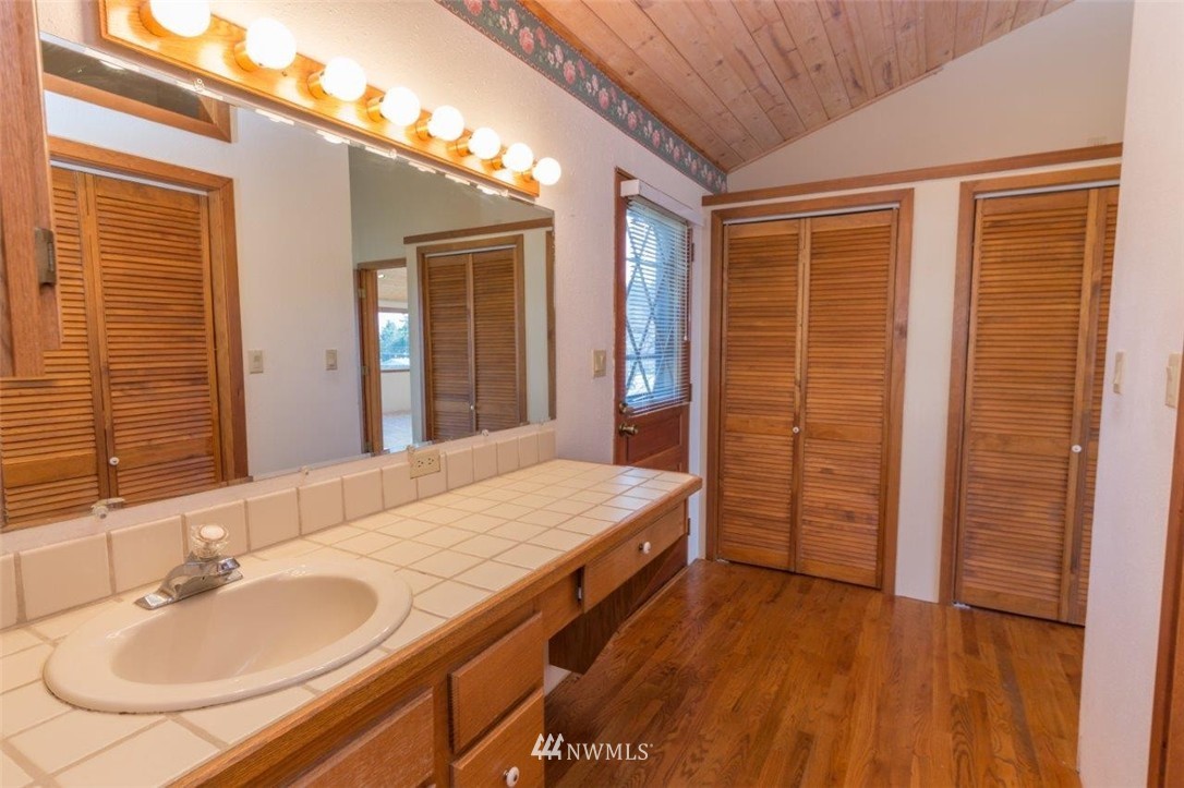 21 South Rhododendron Drive Port Townsend, WA 98368 - Photo 14 of 24 Gallery Image 14