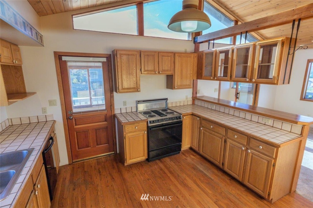 21 South Rhododendron Drive Port Townsend, WA 98368 - Photo 10 of 24 Gallery Image 10