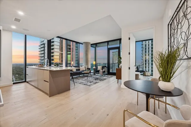 $6,000 | 610 Davis Street, Unit 3102, Austin, TX 78701