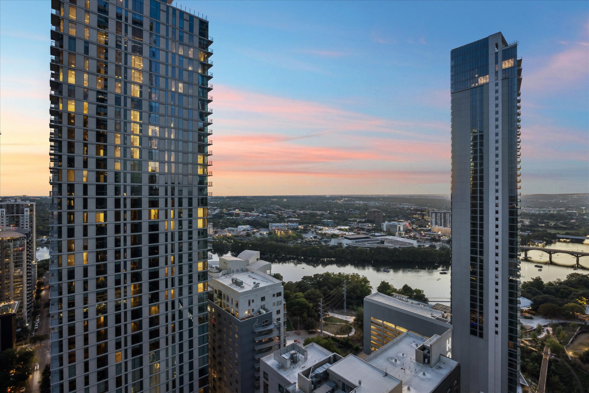 610 Davis Street, Unit 3102 Austin, TX 78701 - Photo 24 of 40 a city view