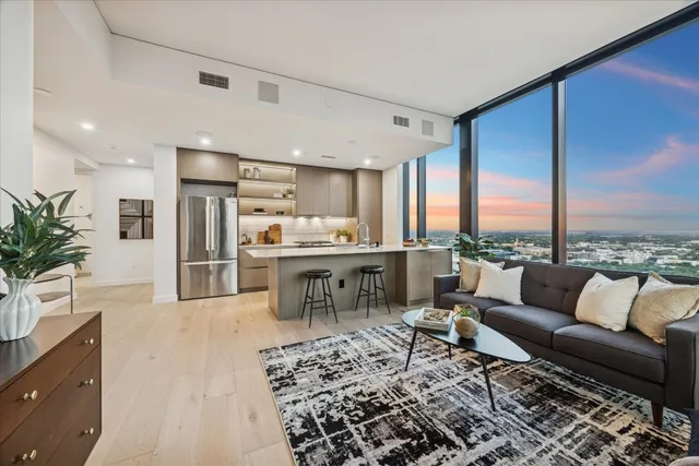 $6,395 | 610 Davis Street, Unit 3102, Austin, TX 78701