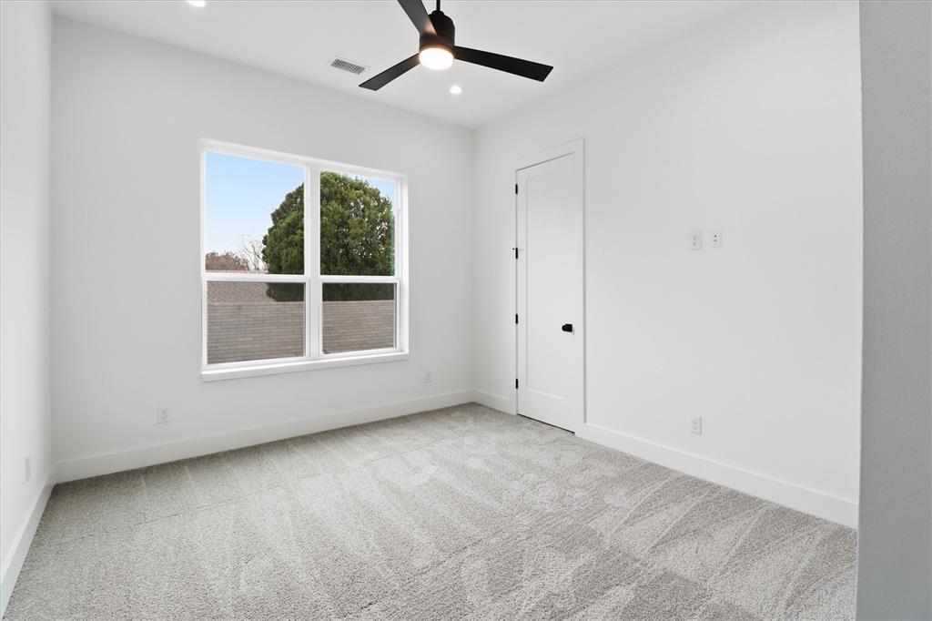 628 Wayne Street Dallas, TX 75223 - Photo 30 of 33