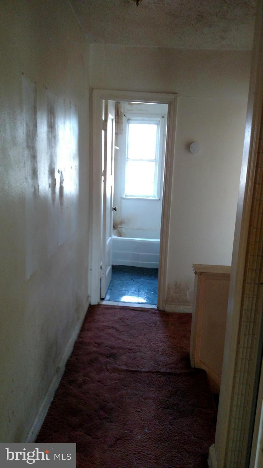 510 Bridgeview Road Baltimore, MD 21225 - Photo 8 of 11 Interior (General)