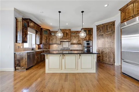 $815,000 | 11001 West 163rd Court, Overland Park, KS 66221