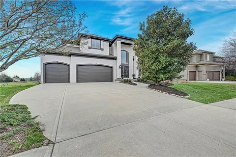 $815,000 | 11001 West 163rd Court, Overland Park, KS 66221