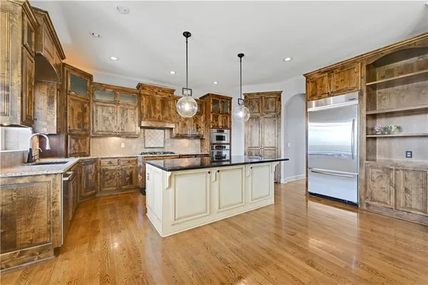 $815,000 | 11001 West 163rd Court, Overland Park, KS 66221