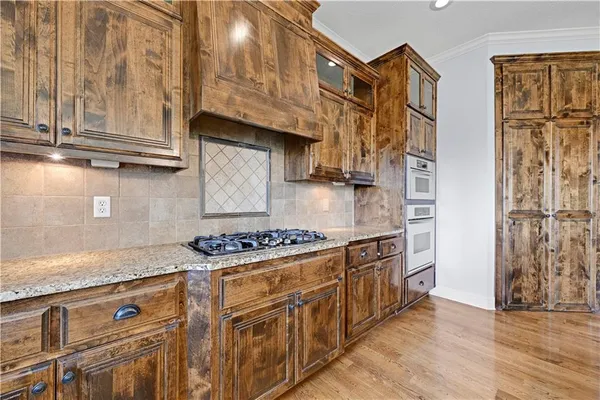 $815,000 | 11001 West 163rd Court, Overland Park, KS 66221