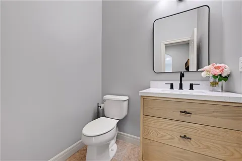 $815,000 | 11001 West 163rd Court, Overland Park, KS 66221