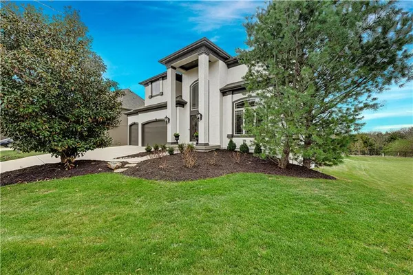 $815,000 | 11001 West 163rd Court, Overland Park, KS 66221
