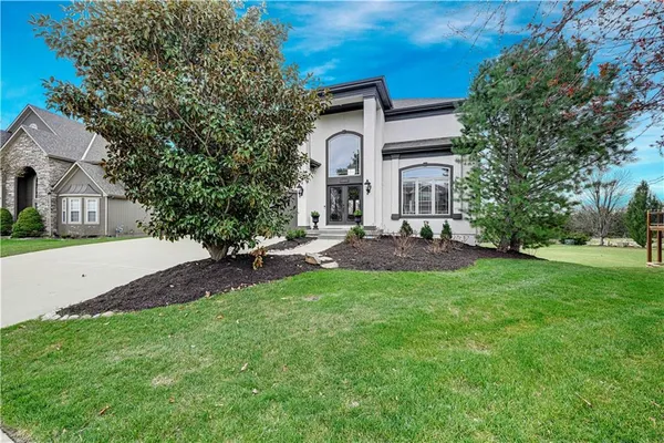 $815,000 | 11001 West 163rd Court, Overland Park, KS 66221