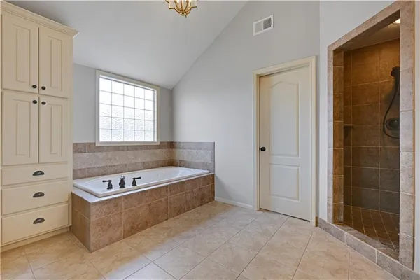 $815,000 | 11001 West 163rd Court, Overland Park, KS 66221