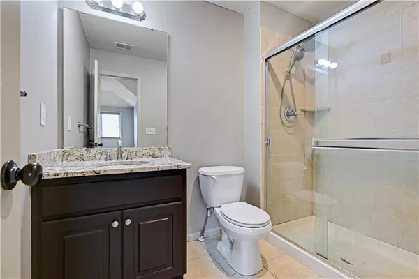 $815,000 | 11001 West 163rd Court, Overland Park, KS 66221