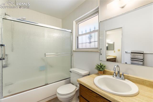 37 South Chelton Road Colorado Springs, CO 80910 - Photo 17 of 39