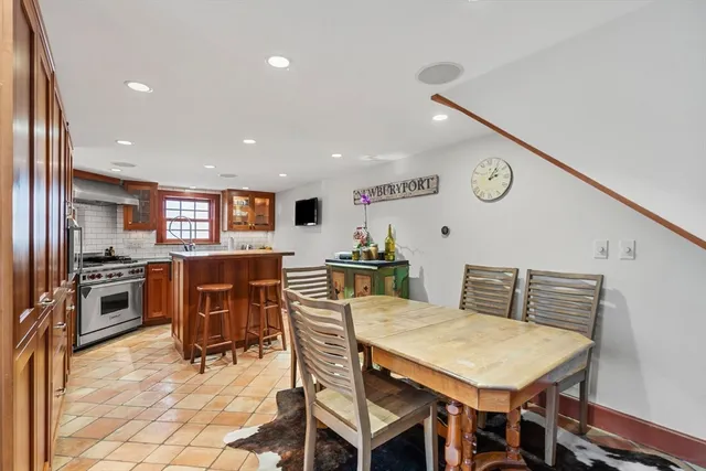 $765,000 | 164 Water Street, Unit A, Newburyport, MA 01950