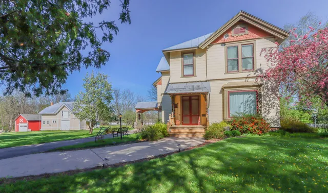 $610,000 | E3192 Apple Tree Lane, Waupaca, WI 54981