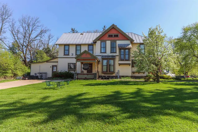 $610,000 | E3192 Apple Tree Lane, Waupaca, WI 54981