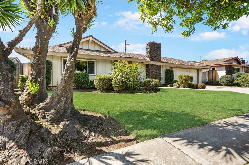1423 La Canada Drive Brea, CA 92821 - Photo 41 of 43 a front view of a house with garden