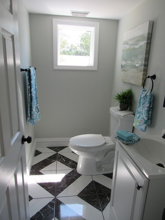 155 Main Street Reading, MA 01867 - Photo 18 of 27 Gallery Image 18