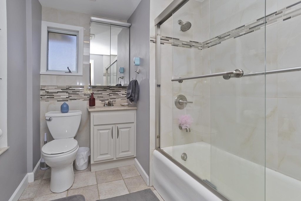 16 Athol Street Springfield, MA 01107 - Photo 14 of 31 Gallery Image 14
