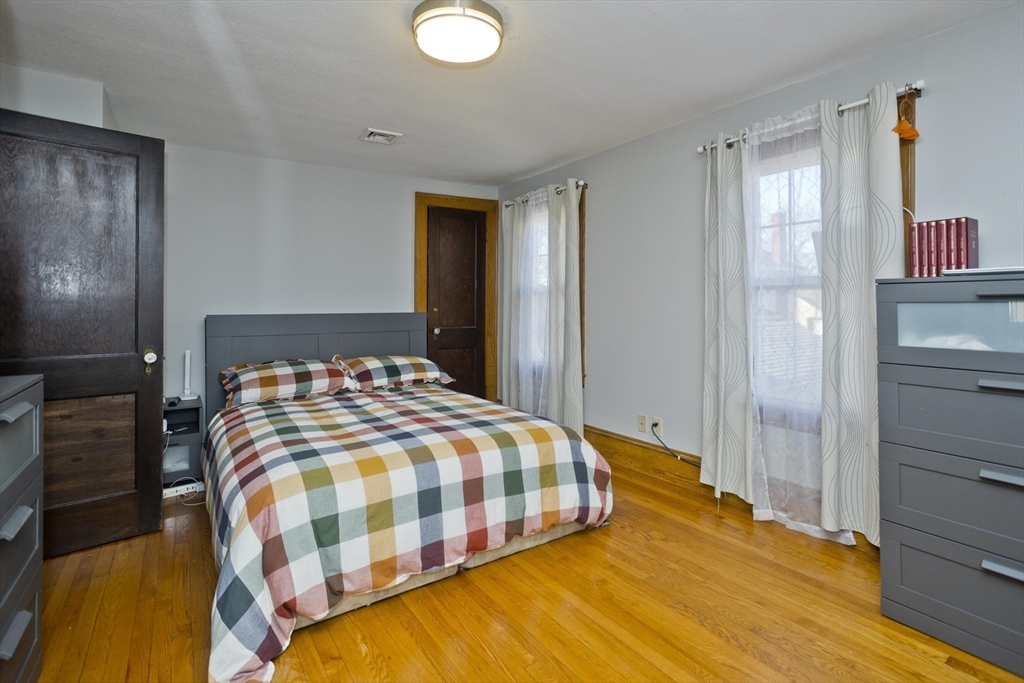 16 Athol Street Springfield, MA 01107 - Photo 18 of 31 Gallery Image 18