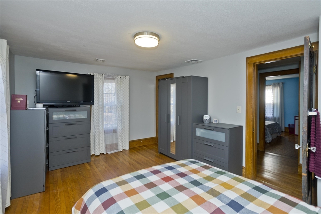 16 Athol Street Springfield, MA 01107 - Photo 19 of 31 Gallery Image 19