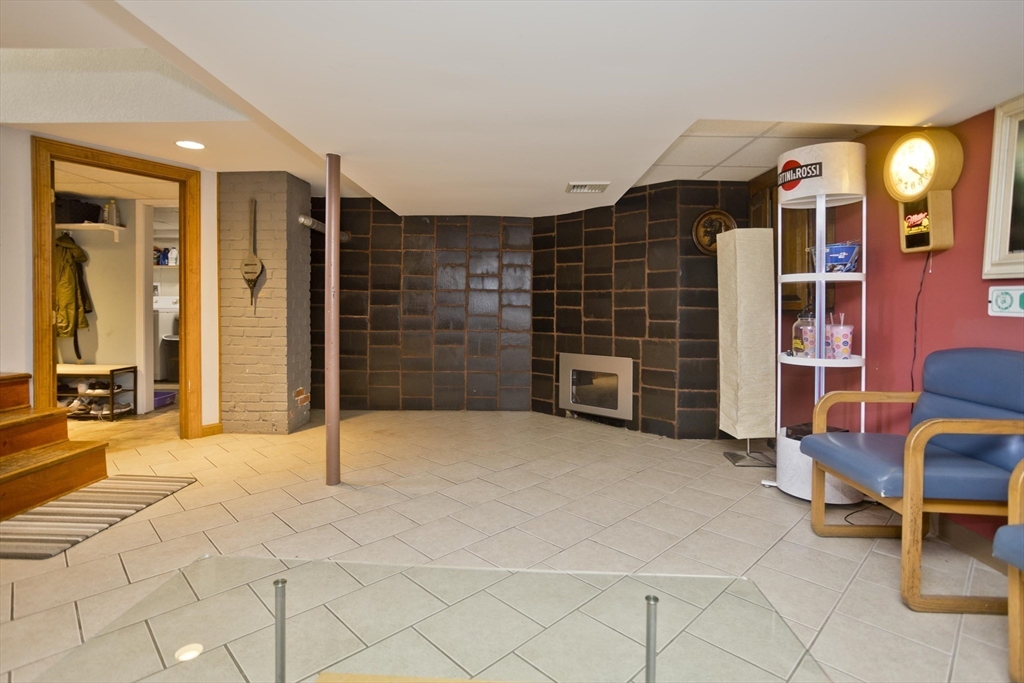 16 Athol Street Springfield, MA 01107 - Photo 23 of 31 Gallery Image 23