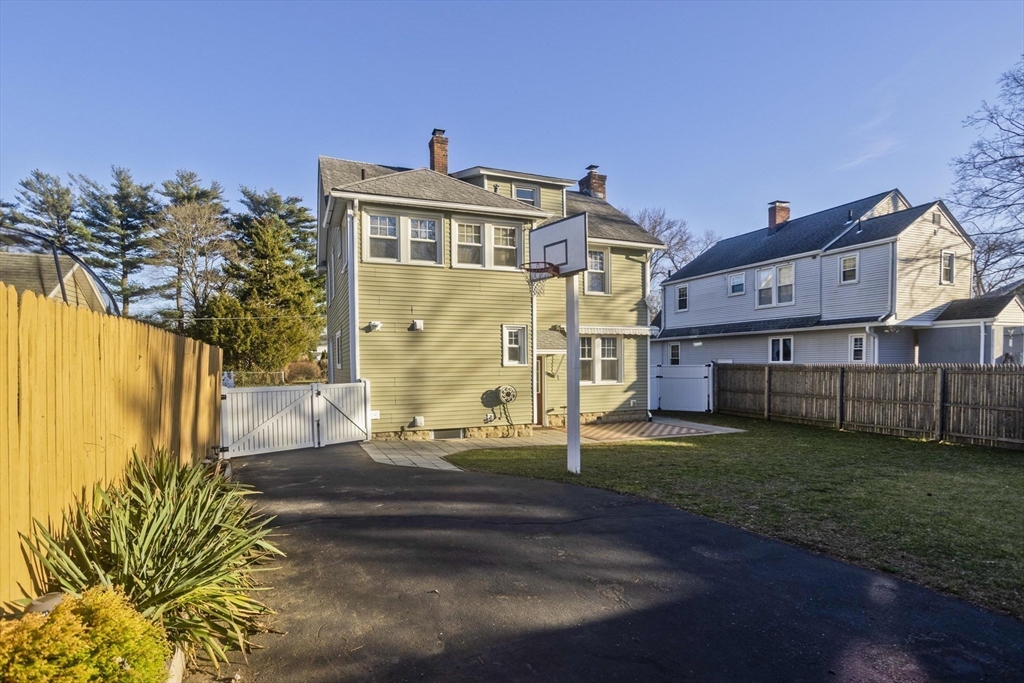 16 Athol Street Springfield, MA 01107 - Photo 27 of 31 Gallery Image 27