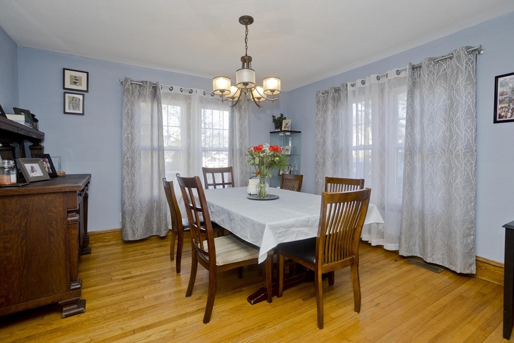 16 Athol Street Springfield, MA 01107 - Photo 8 of 31 Gallery Image 8