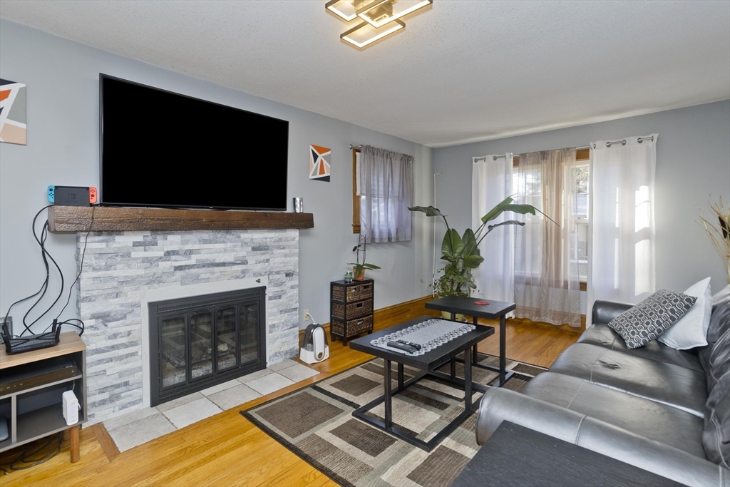 16 Athol Street Springfield, MA 01107 - Photo 10 of 31 Gallery Image 10
