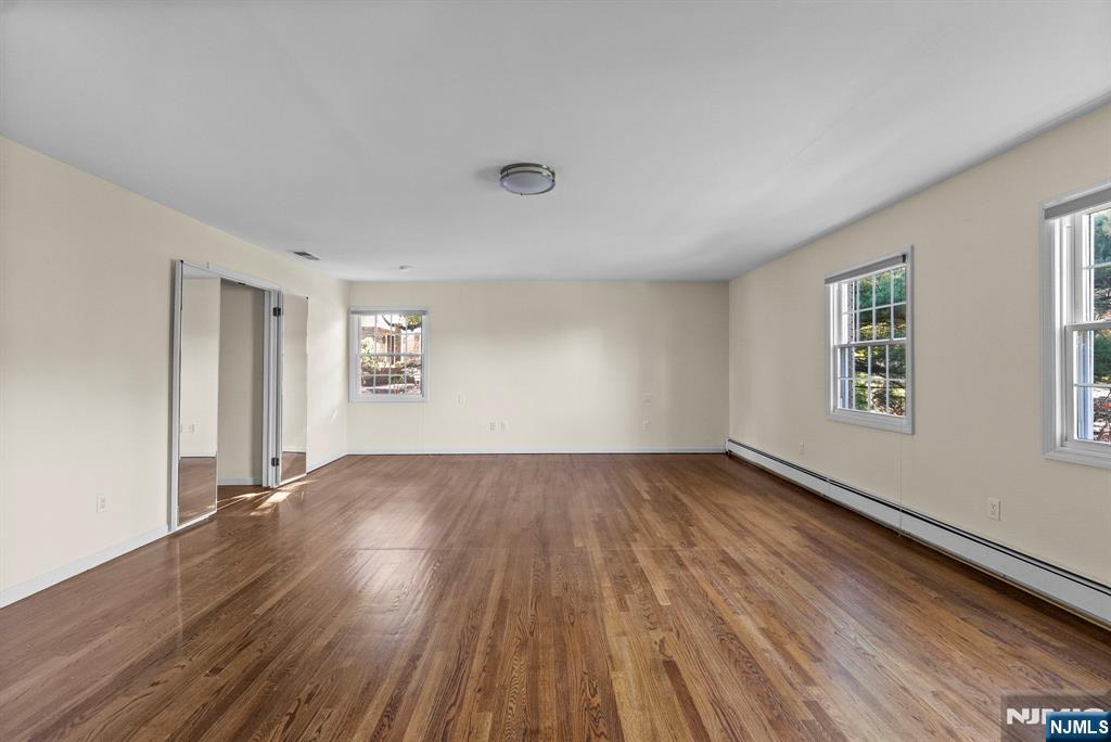 23 Pike Street Alpine, NJ 07620 - Photo 11 of 45