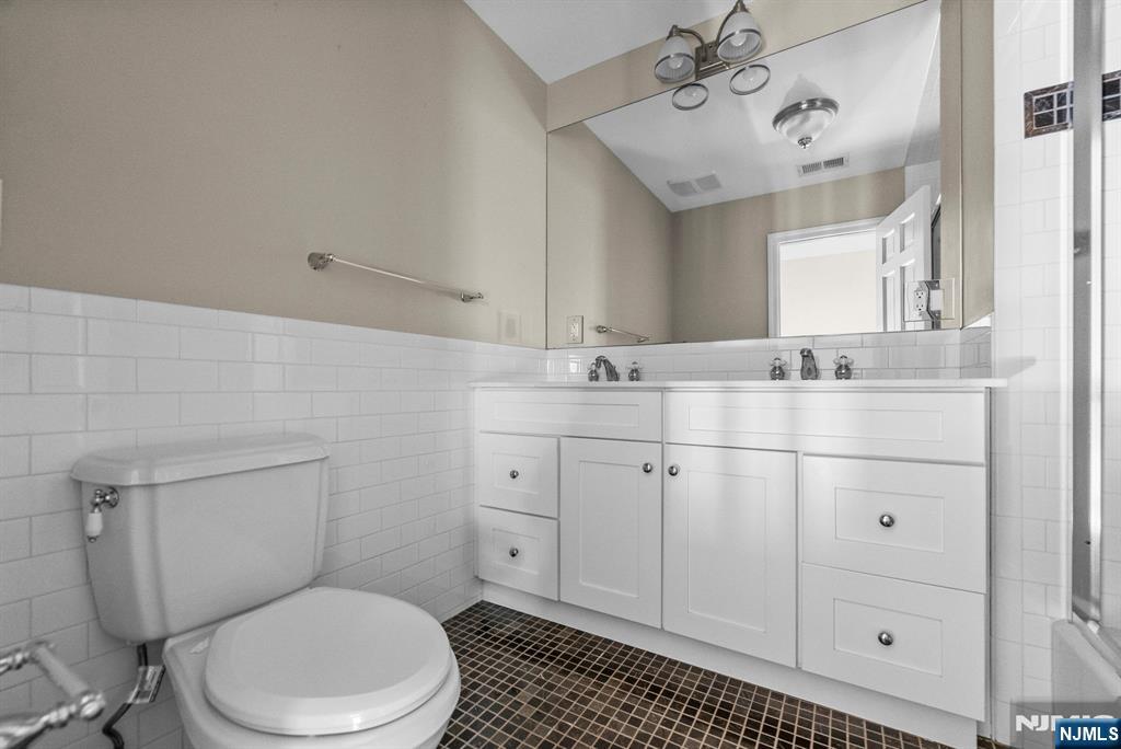 23 Pike Street Alpine, NJ 07620 - Photo 35 of 45