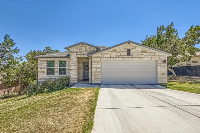 $2,350 | 21501 Stampede Trail, Lago Vista, TX 78645