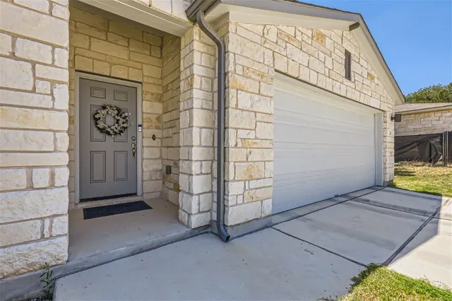$2,350 | 21501 Stampede Trail, Lago Vista, TX 78645