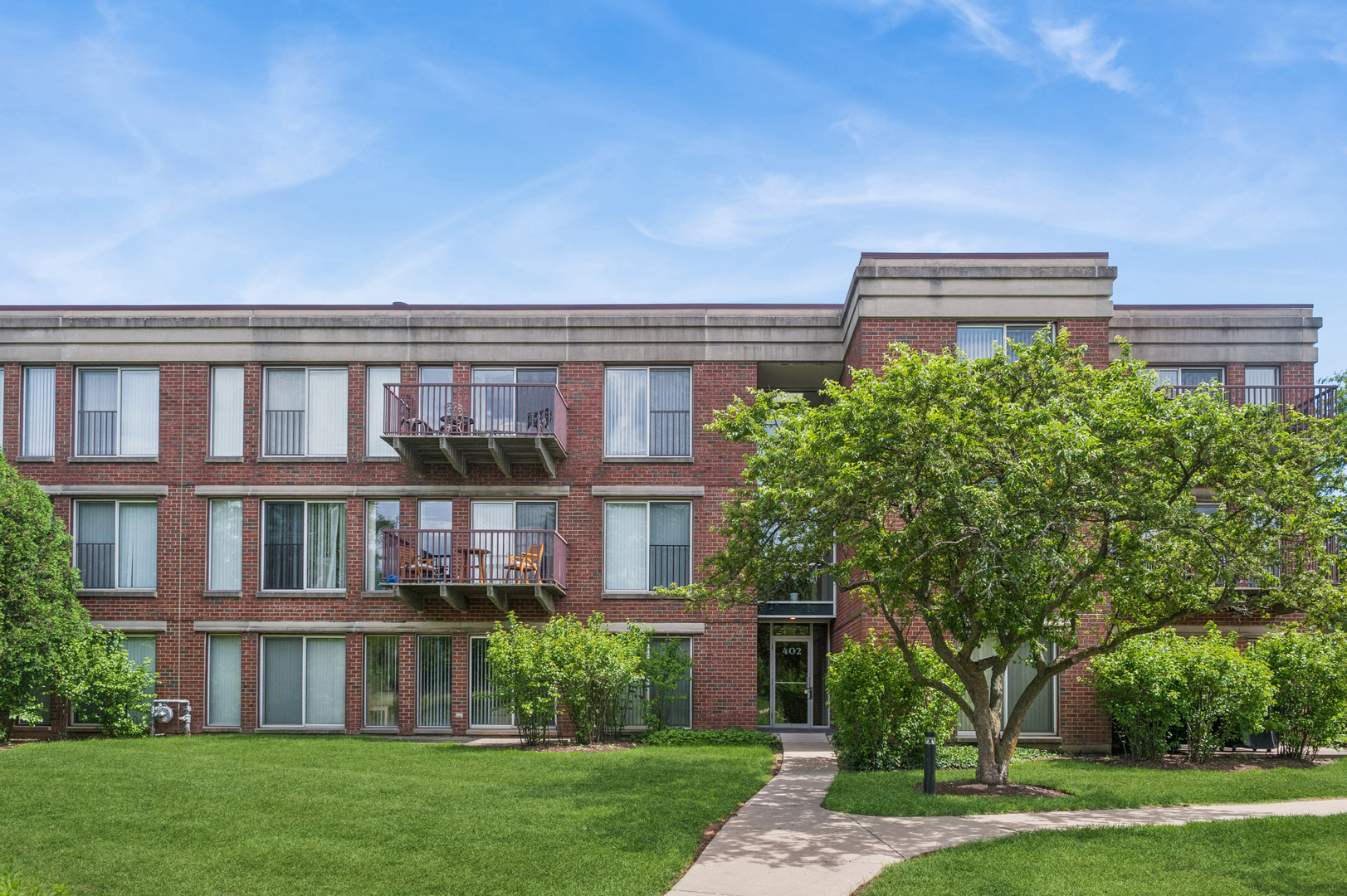 402 Kelburn Road, Unit 323 Deerfield, IL 60015 - Photo 1 of 21