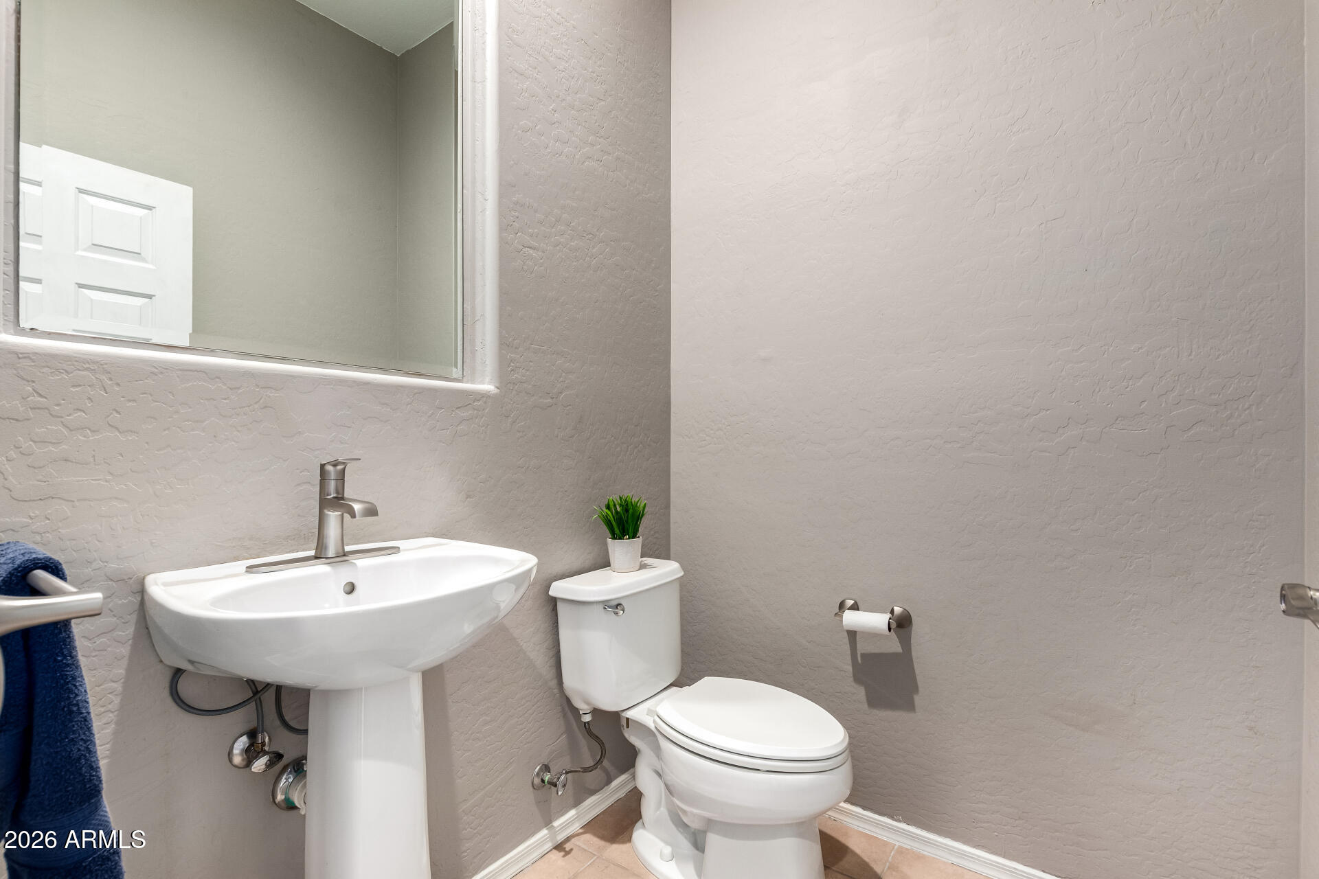 41749 North Golf Crest Road Anthem, AZ 85086 - Photo 13 of 45 Guest Bathroom