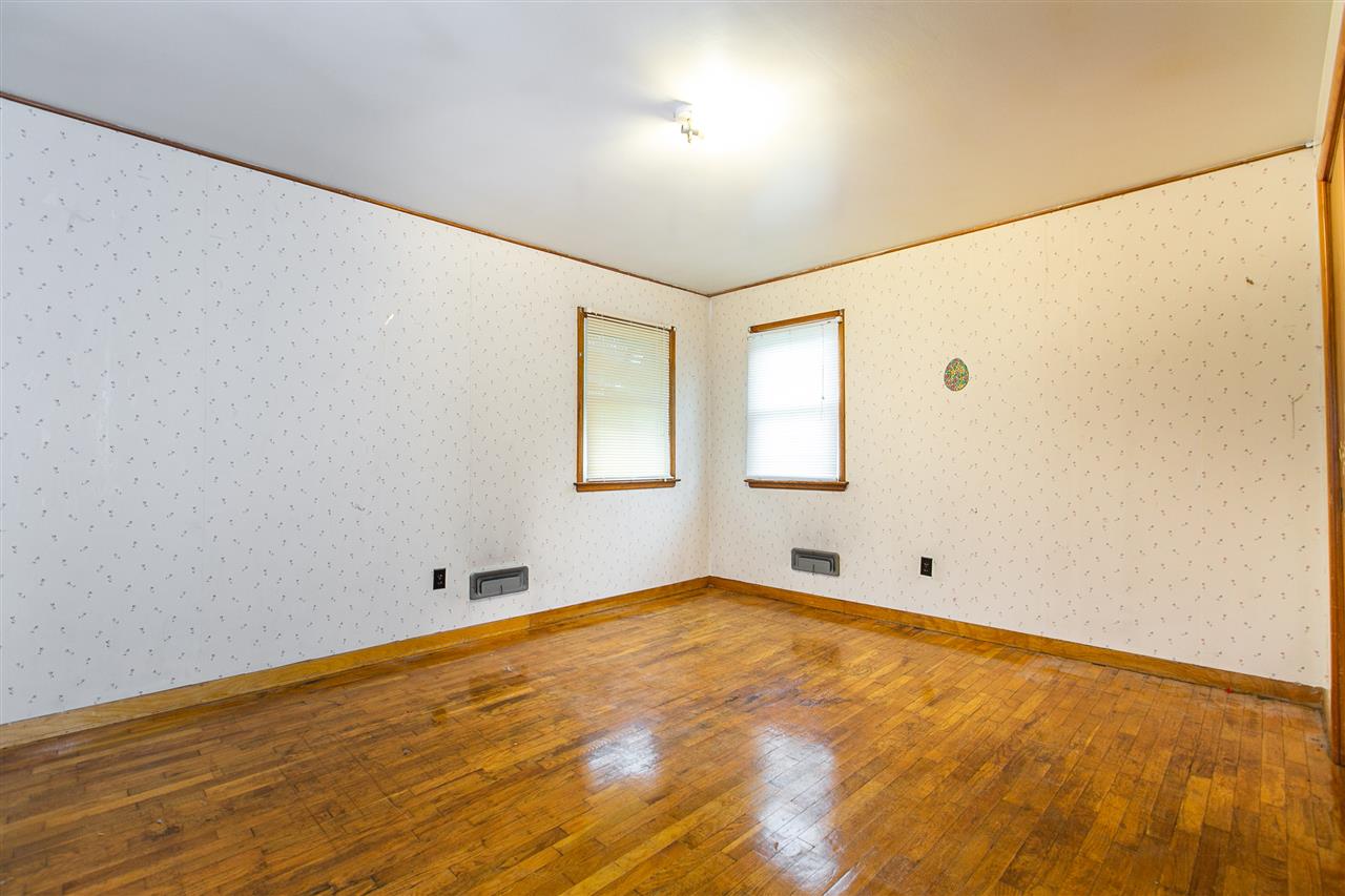 2472 Radford Road Dubuque, IA 52002 - Photo 18 of 25 Gallery Image 18