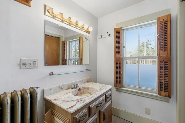 $795,000 | 124 Ocean Avenue, Portland, ME 04103