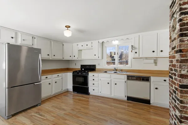 $795,000 | 124 Ocean Avenue, Portland, ME 04103