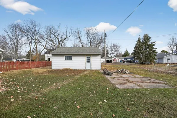 $139,000 | 809 East Park Avenue, Luck, WI 54853
