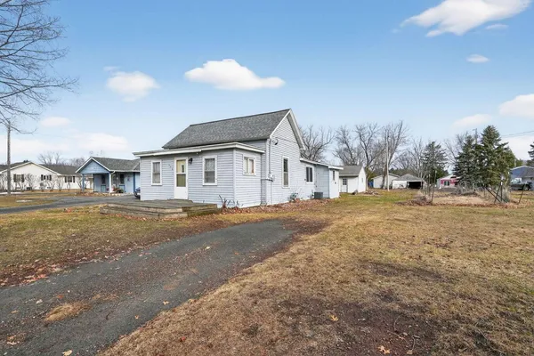 $139,000 | 809 East Park Avenue, Luck, WI 54853