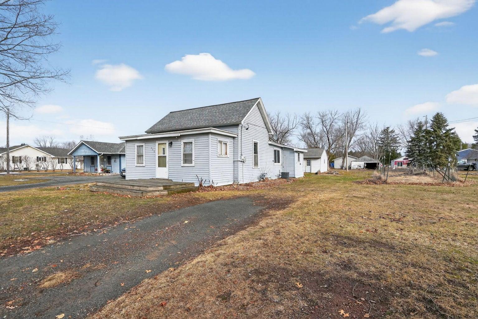 809 East Park Avenue Luck, WI 54853 - Photo 3 of 29