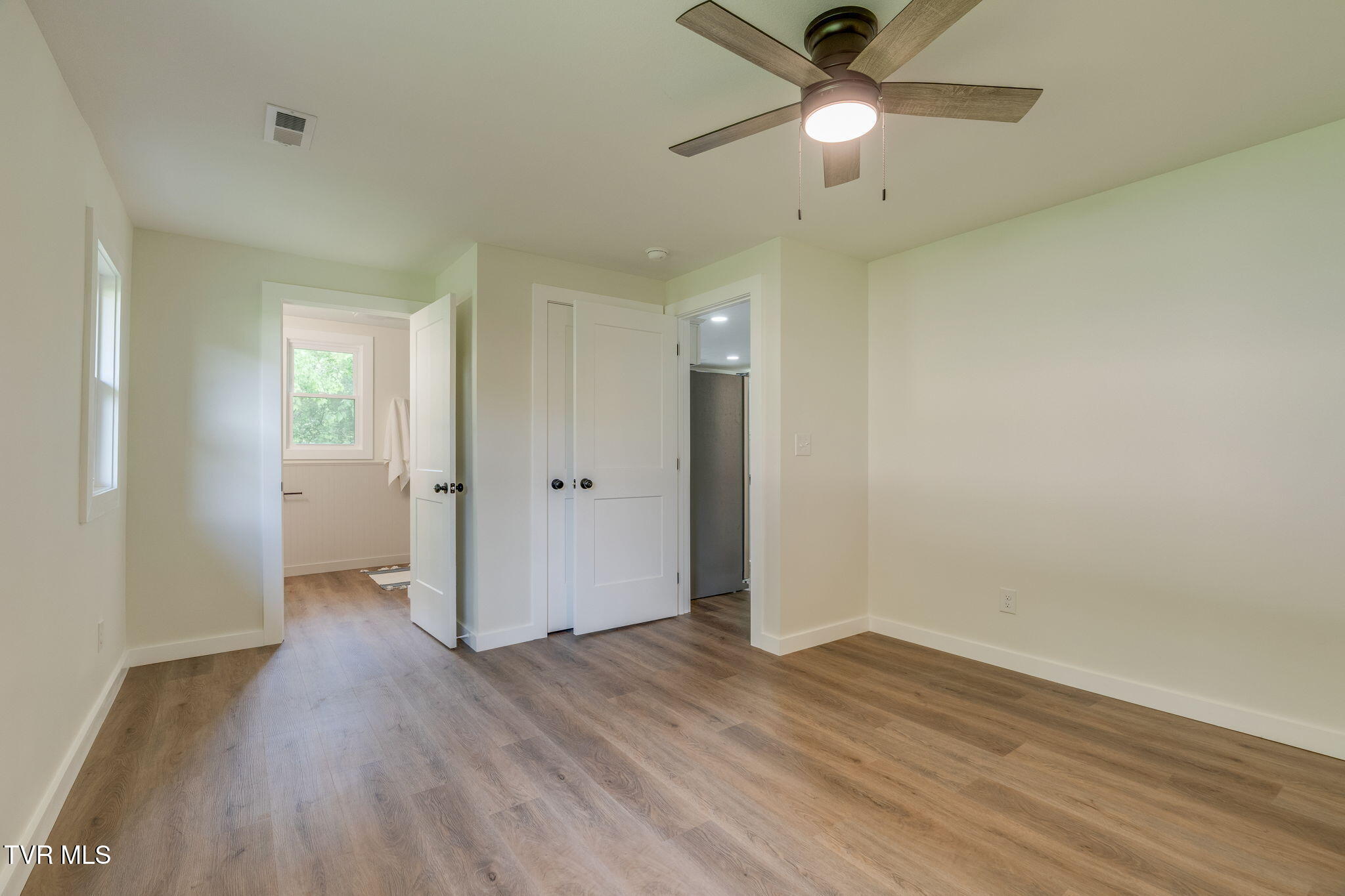 144 Lone Oak Road Surgoinsville, TN 37873 - Photo 14 of 38 014 (17)