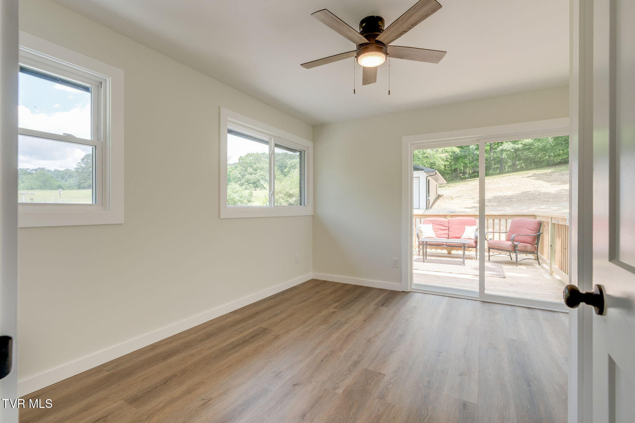 144 Lone Oak Road Surgoinsville, TN 37873 - Photo 19 of 38 019 (17)