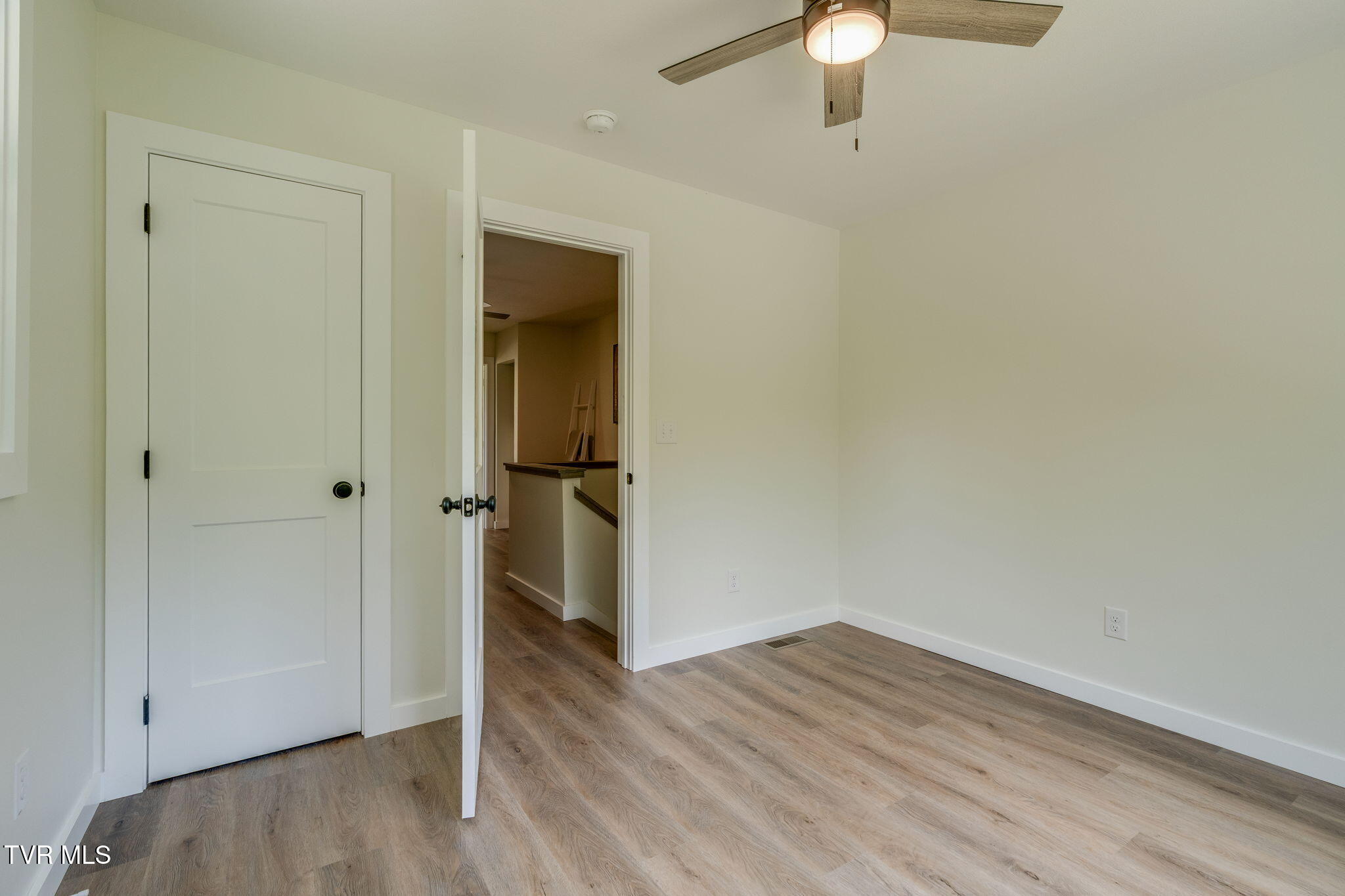 144 Lone Oak Road Surgoinsville, TN 37873 - Photo 22 of 38 022 (17)