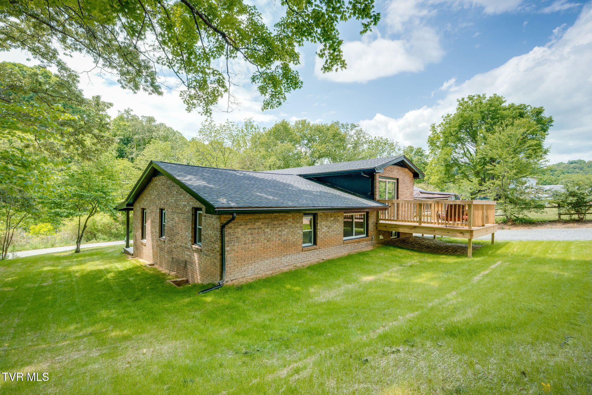 144 Lone Oak Road Surgoinsville, TN 37873 - Photo 31 of 38 031 (12)