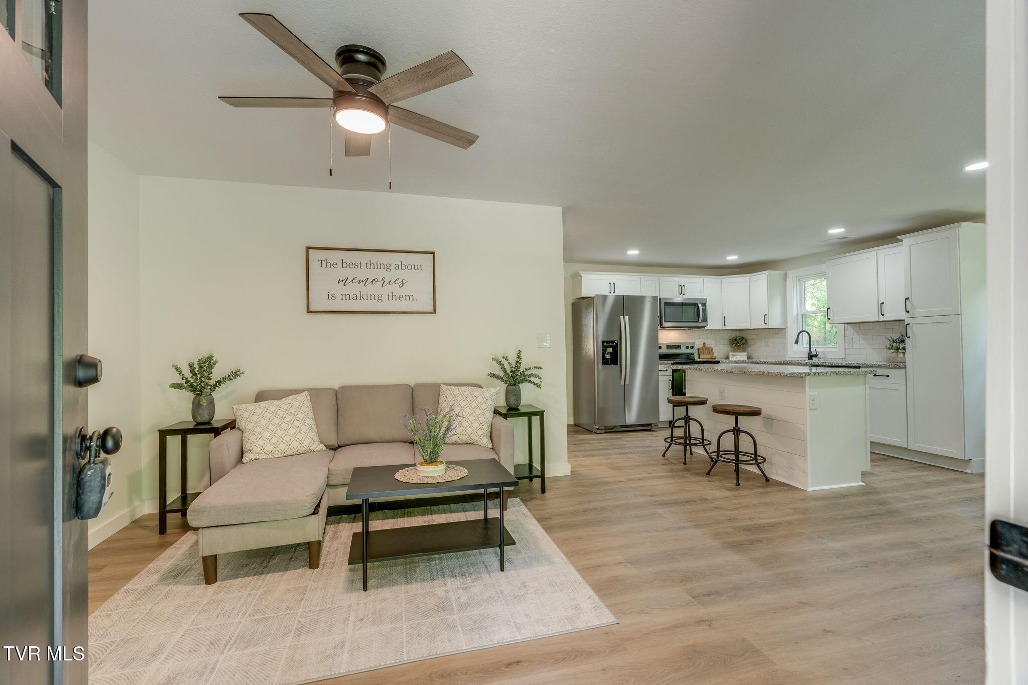 144 Lone Oak Road Surgoinsville, TN 37873 - Photo 4 of 38 004 (18)