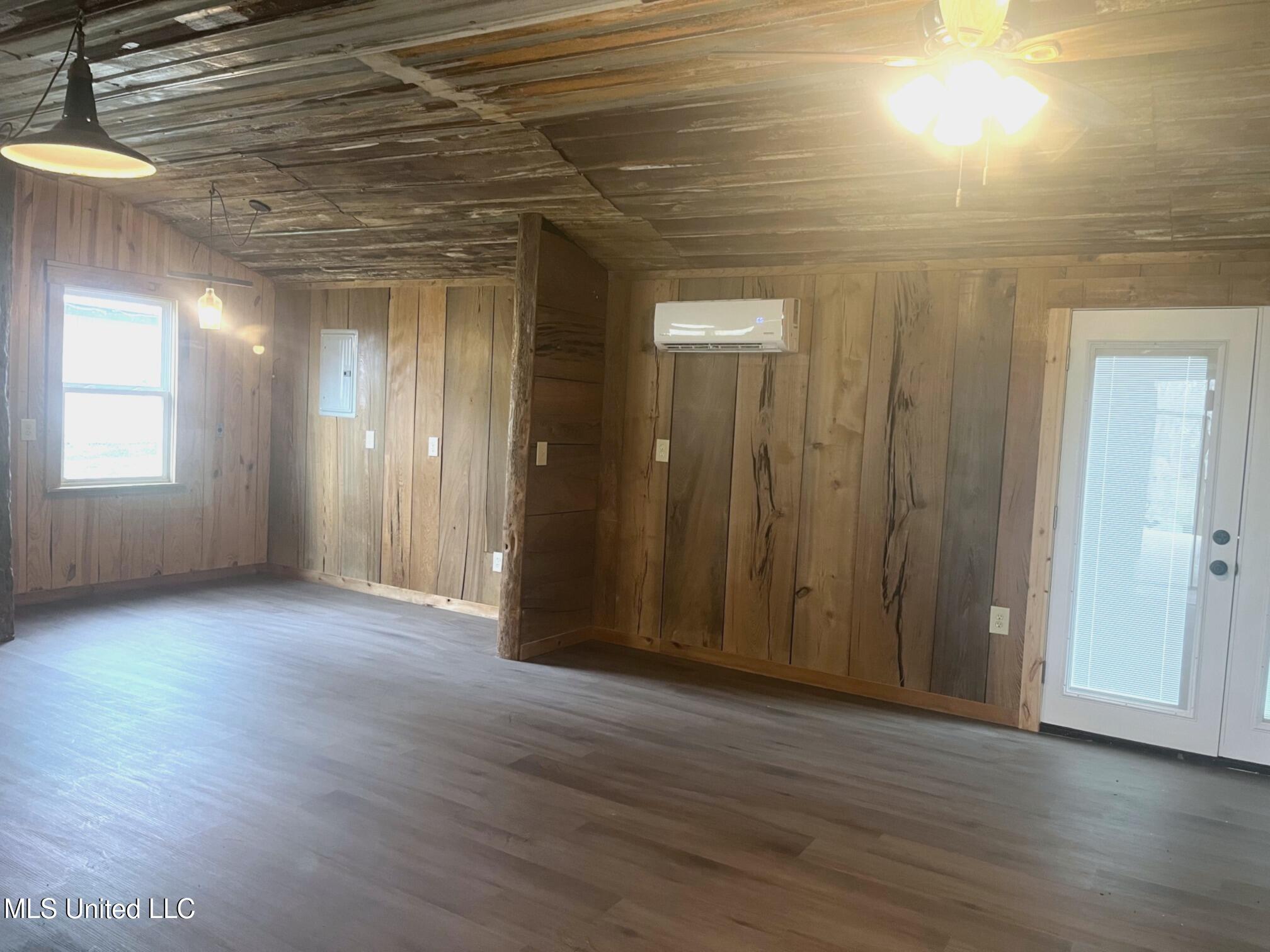 17 B Street Bay Springs, MS 39422 - Photo 12 of 28 Dining
