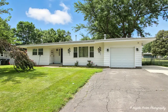 $269,900 | 4709 William Street, McHenry, IL 60051
