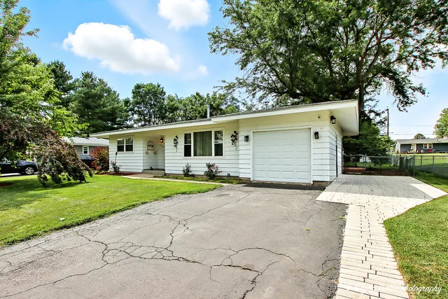 $269,900 | 4709 William Street, McHenry, IL 60051